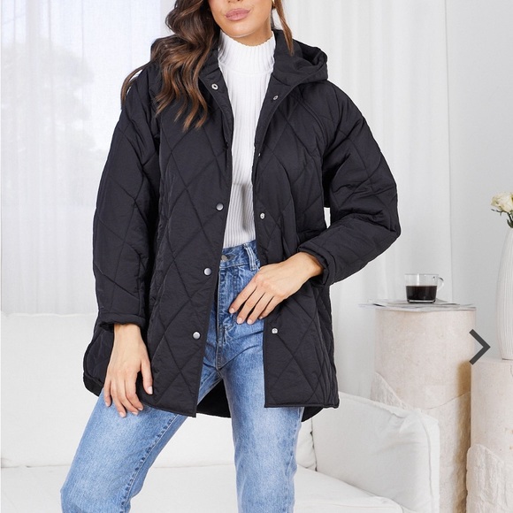 White Closet quilted design size M/L - Picture 5 of 6